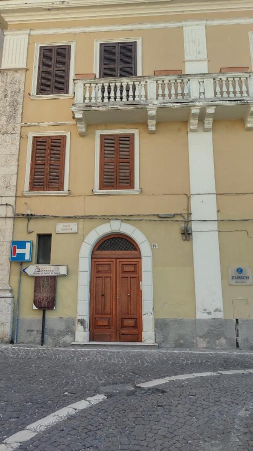 Piccolo Paradiso Suite In Pieno Centro Castel Di Sangro Exterior foto